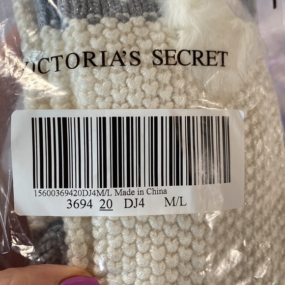 VS • Cashmere Blend Pom Pom Slipper Socks size M/L - Picture 9 of 17